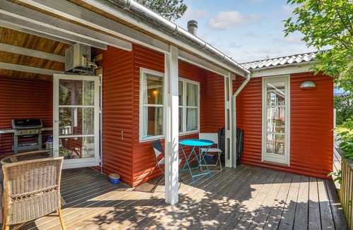 Ajstrup House | Awesome home in Malling with WiFi