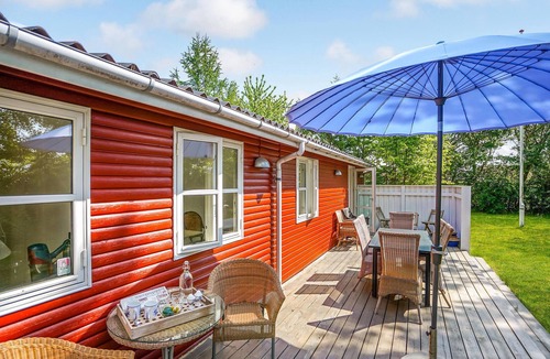 Ajstrup House | Awesome home in Malling with WiFi