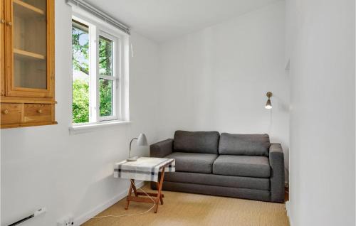 Ajstrup House | Awesome Home In Malling With Wifi
