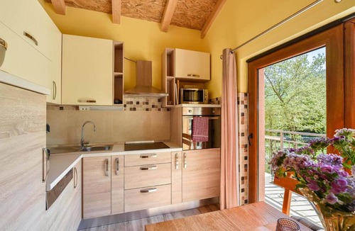 Vrlika House | Awesome home in Maovice with sauna