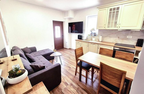 Vrlika House | Awesome home in Maovice with sauna