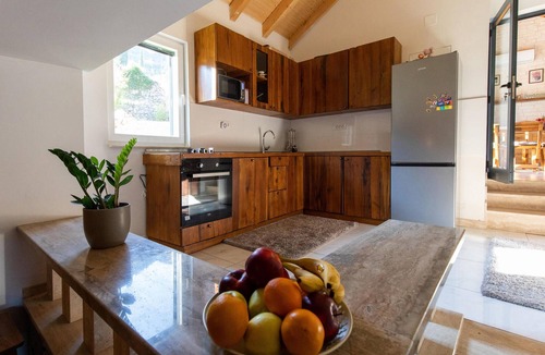 Zazablje House | Awesome home in Metkovic