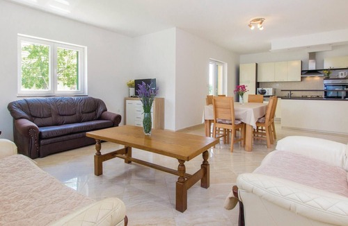 Bristane House | Awesome home in Miljevci