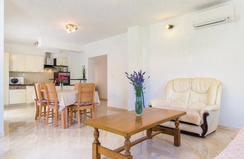 Bristane House | Awesome home in Miljevci