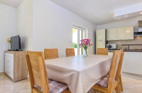 Bristane House | Awesome home in Miljevci
