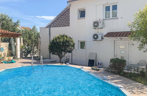 Cove Makarac (Milna) House | Awesome home in Milna with house sea view