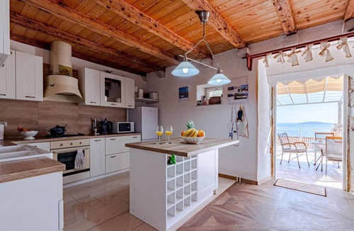 Stankovici House | Awesome home in Mokalo