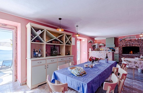 Stankovici House | Awesome home in Mokalo