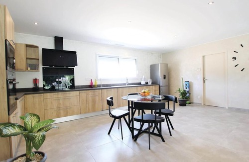 Monteux House | Awesome home in Monteux