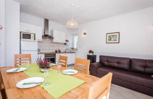 Puljane House | Awesome home in Necven