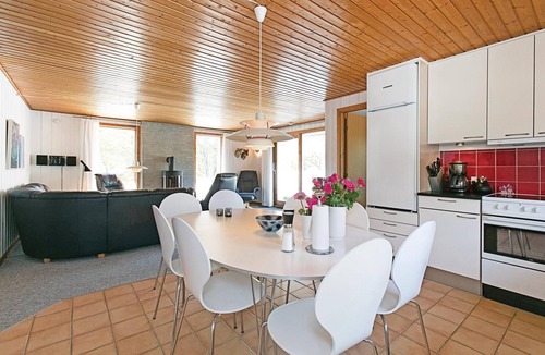 Spidsegard House | Awesome home in Nexø with kitchen