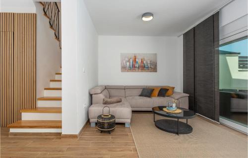 Njivice House | Awesome Home In Njivice