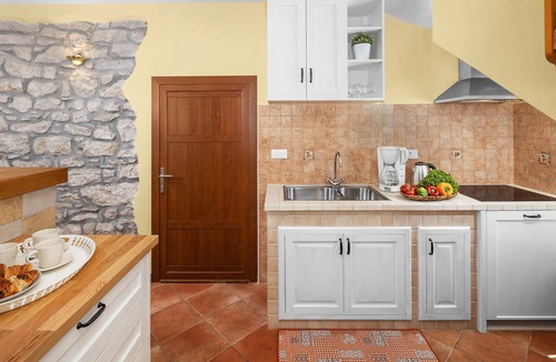Nova Vas House | Awesome home in Nova Vas