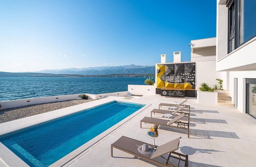 Novigrad House | Awesome home in Novigrad with sauna