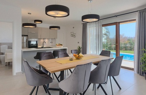 Tar House | Awesome home in Novigrad