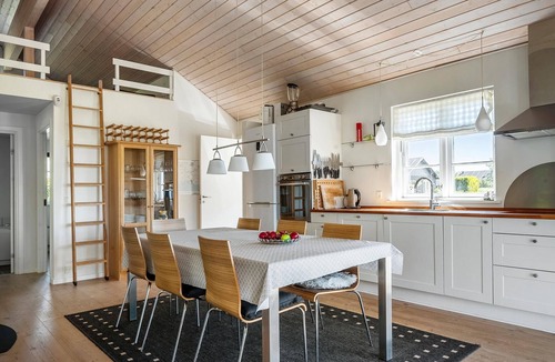 Nysted House | Awesome home in Nysted with house sea view