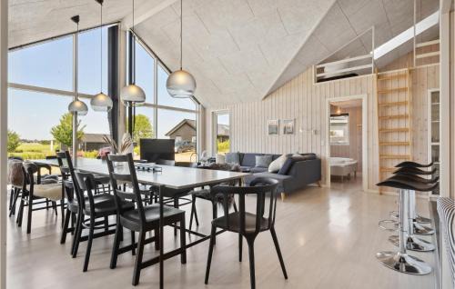 Saksild Strand House | Awesome Home In Odder With Wifi