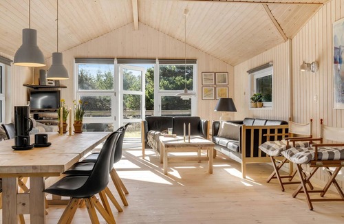 Grærup Strand House | Awesome home in Oksbøl with WiFi