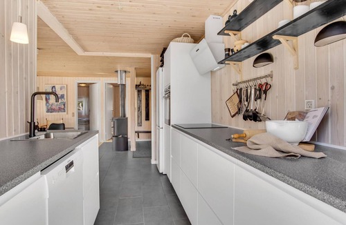 Grærup Strand House | Awesome home in Oksbøl with WiFi