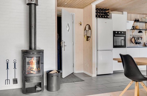 Grærup Strand House | Awesome home in Oksbøl with WiFi