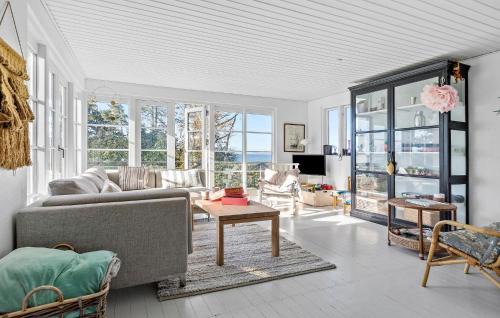 Olsted House | Awesome Home In Ølsted With Wifi