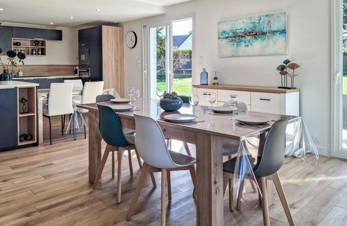 Ploudalmezeau House | Awesome home in Ploudalmézeau with WiFi