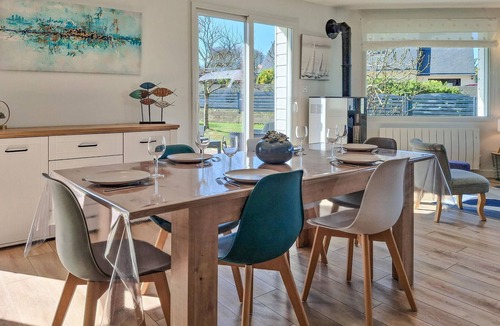 Ploudalmezeau House | Awesome home in Ploudalmézeau with WiFi