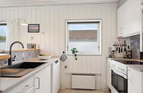Rødhus House | Awesome home in Pandrup with kitchen