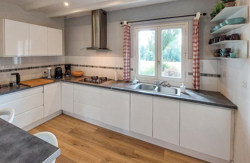 Ploubezre House | Awesome home in Ploubezre