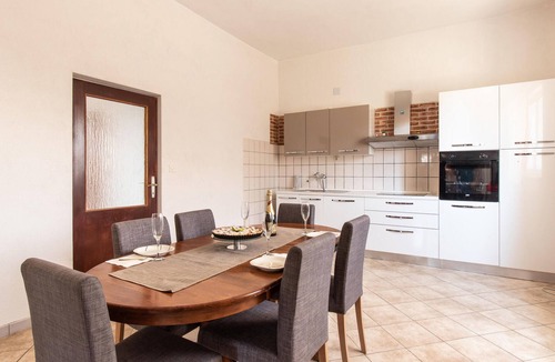 Sopot House | Awesome home in Podlug