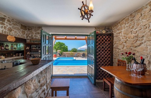 Benkovac House | Awesome home in Polaca