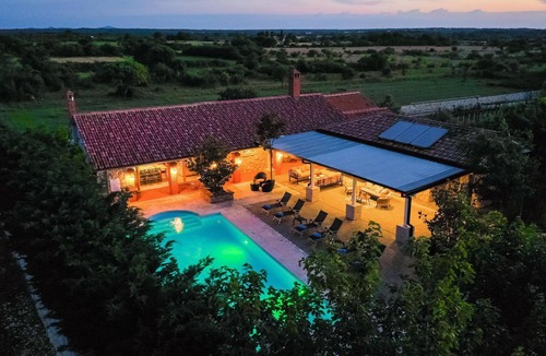 Poljica House | Awesome home in Poljica