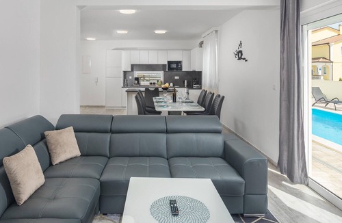 Gulici House | Awesome home in Porec