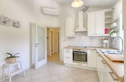 Tar House | Awesome home in Porec