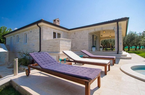 Tar House | Awesome home in Porec