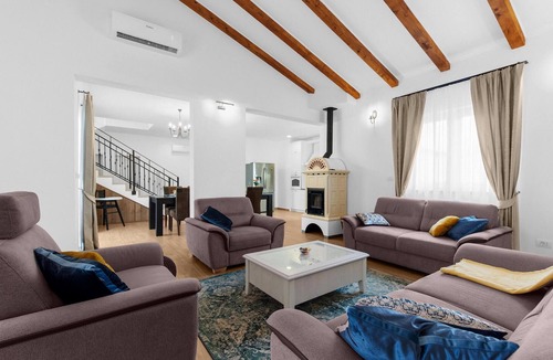 Tar House | Awesome home in Porec