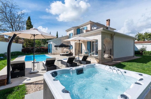 Tar House | Awesome home in Porec