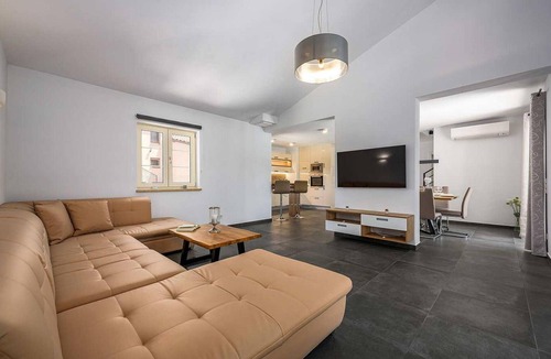 Jasenovica House | Awesome home in Porec