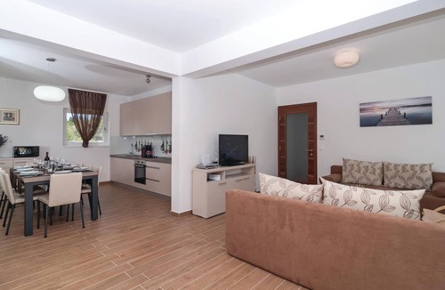 Skrip House | Awesome home in Postira