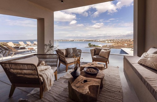 Povljana House | Awesome home in Povljana with private swimming pool, can be inside or outside