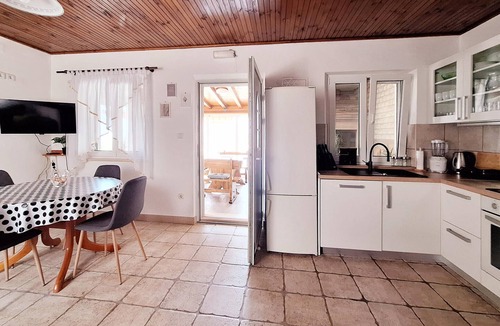 Praznica House | Awesome home in Praznica