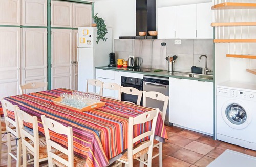 Pujaut House | Awesome home in Pujaut