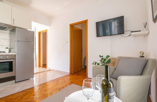 Konavle House | Awesome home in Radovcici