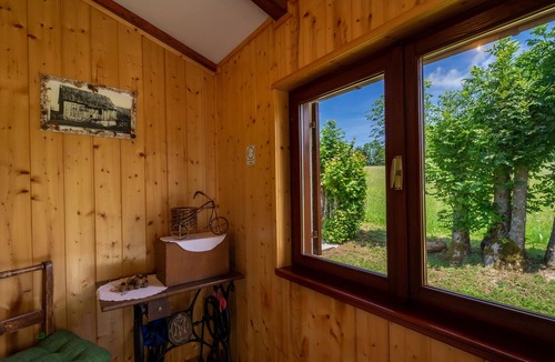 Ravna Gora House | Awesome home in Ravna Gora