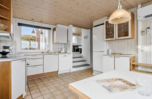 Kryle House | Awesome home in Ringkøbing with WiFi