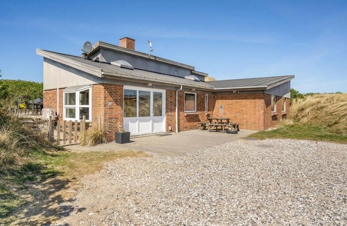 Kryle House | Awesome home in Ringkøbing with WiFi