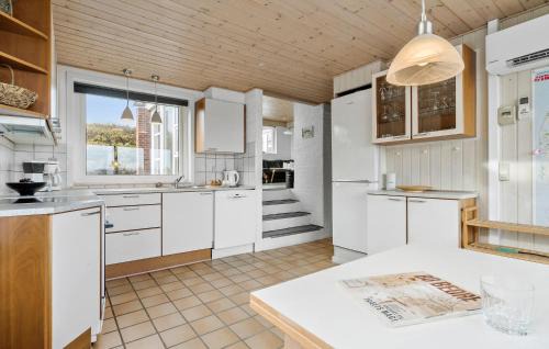 Kryle House | Awesome Home In Ringkøbing With Wifi