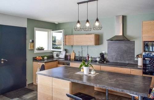 Rivehaute House | Awesome home in Rivehaute with WiFi