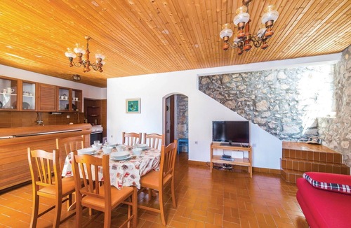 Rogoznica House | Awesome home in Rogoznica with WiFi