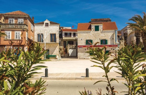 Rogoznica House | Awesome home in Rogoznica with WiFi